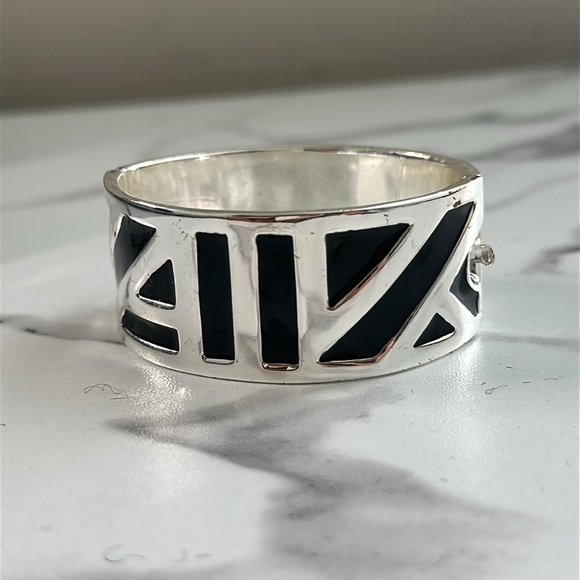 Pre owned Anne Klien Silver and Black Geometric bracelet - Picture 4 of 16